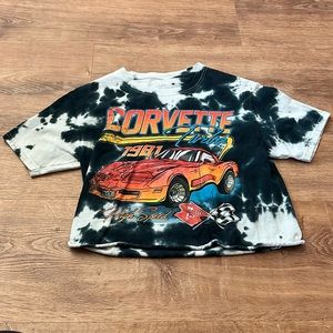 Women’s Cropped Graphic Tee in size small